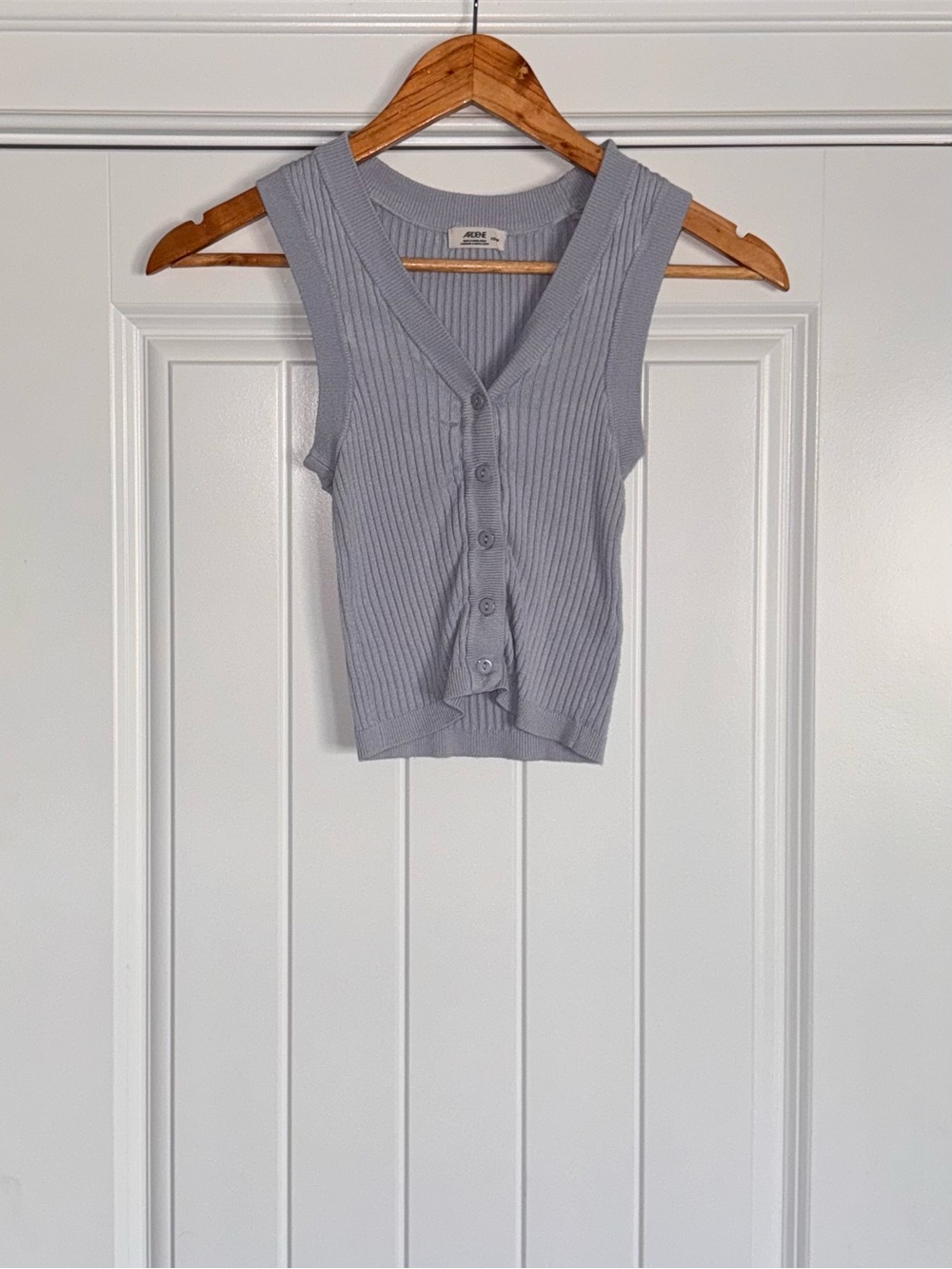 Ardene Ribbed Button-Front Crop Top - Light Gray